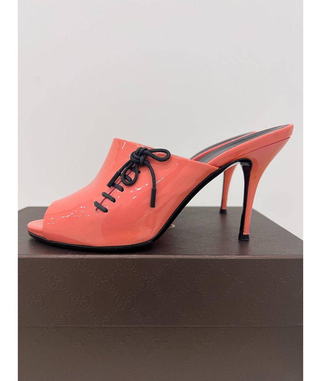 GUCCI Коралловые босоножки из лакированной кожи, фото 4