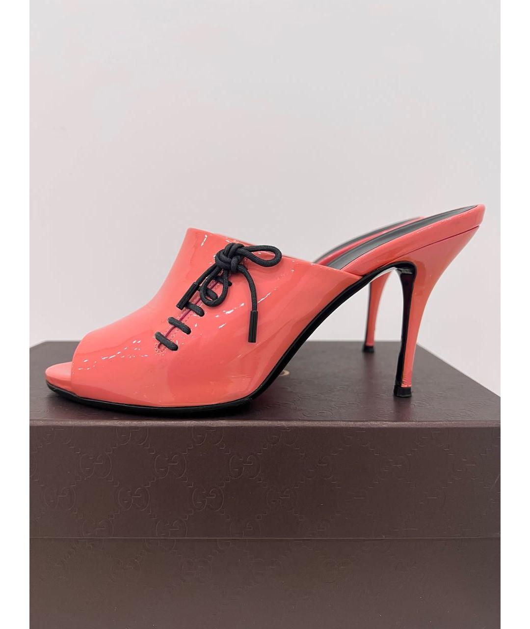GUCCI Коралловые босоножки из лакированной кожи, фото 4