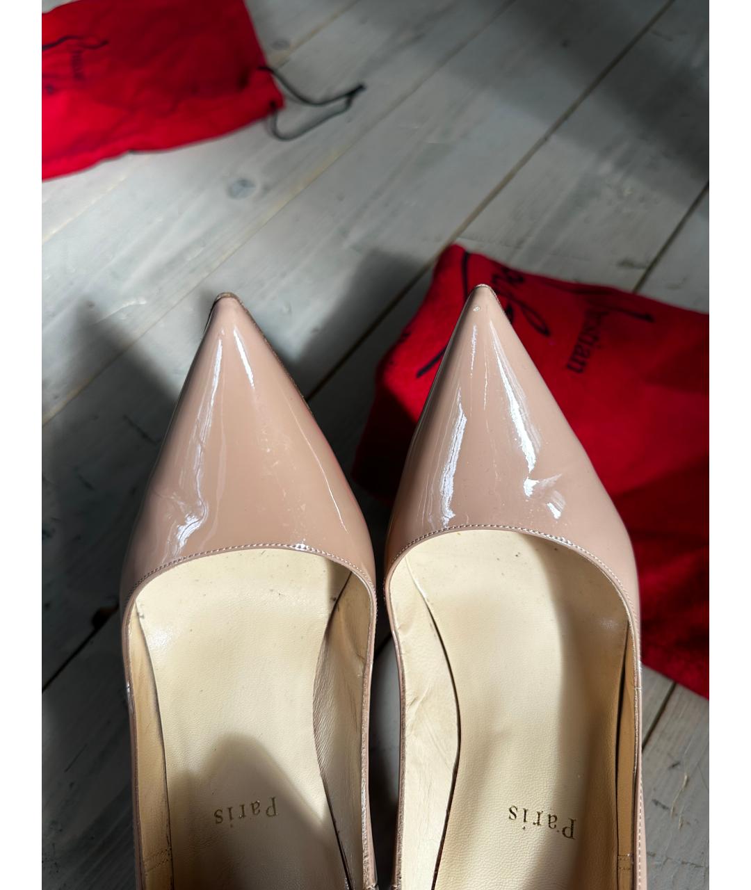 CHRISTIAN LOUBOUTIN Бежевые туфли из лакированной кожи, фото 3