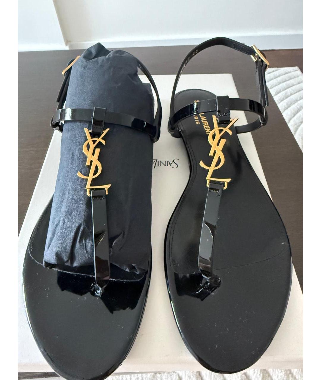 SAINT LAURENT Черные босоножки из лакированной кожи, фото 2