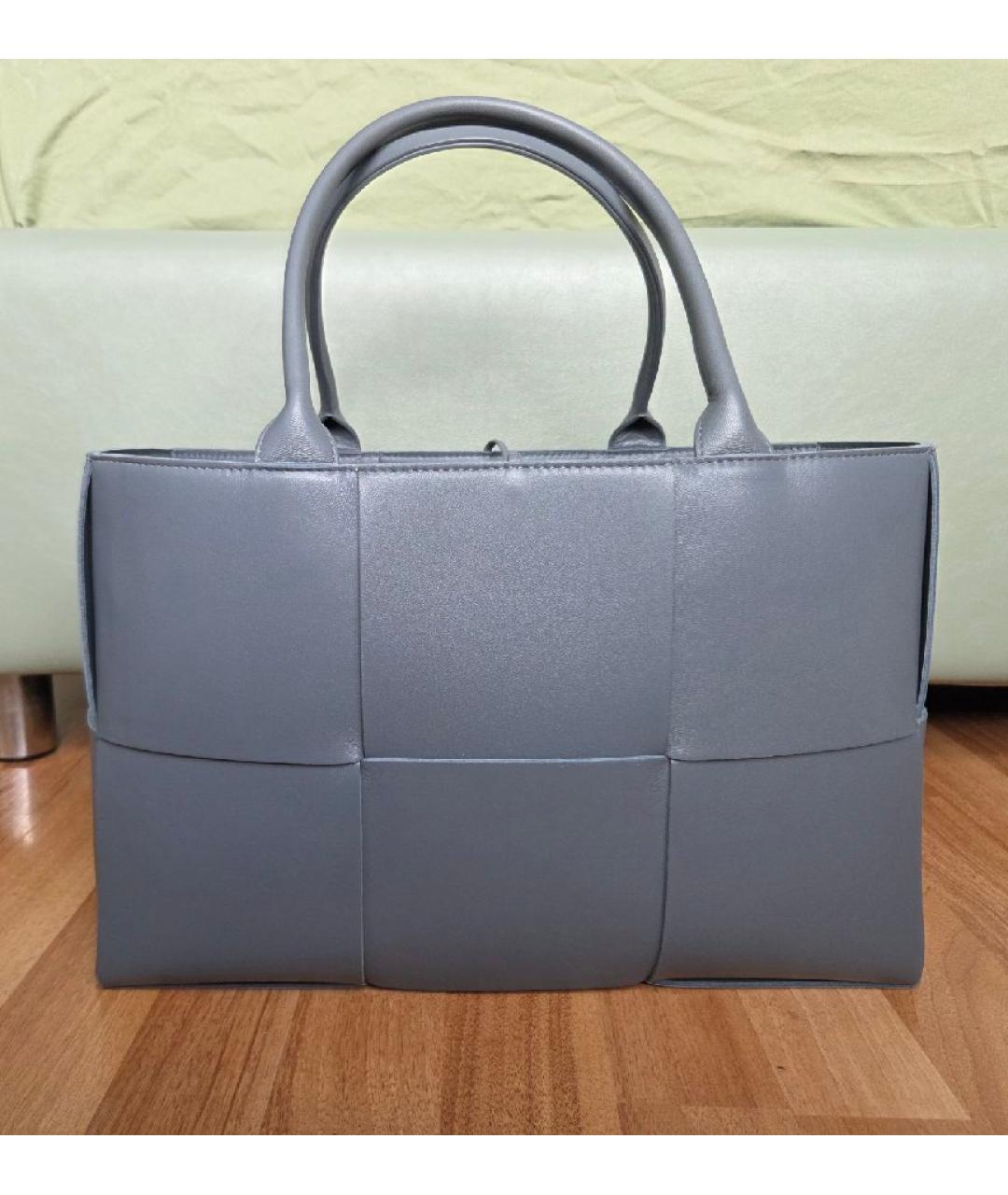 BOTTEGA VENETA Серая кожаная сумка тоут, фото 10