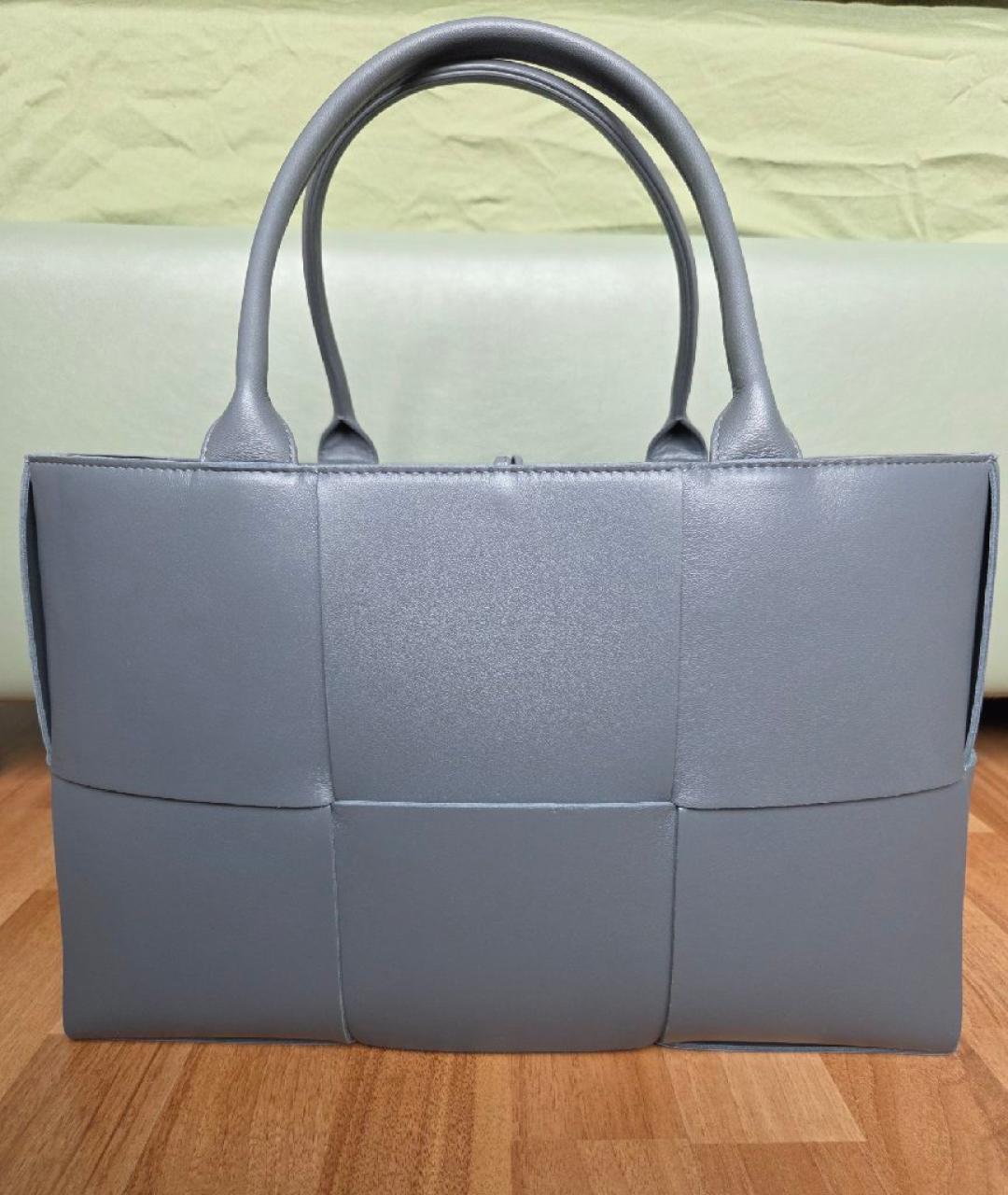 BOTTEGA VENETA Серая кожаная сумка тоут, фото 3