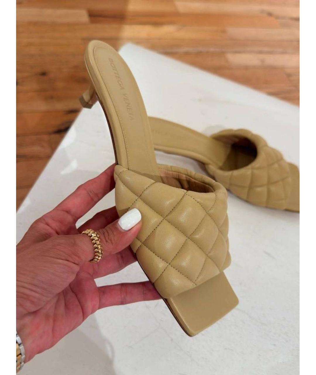 BOTTEGA VENETA Бежевые кожаные мюли, фото 2