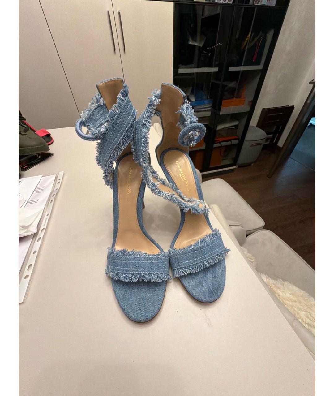 GIANVITO ROSSI Голубые босоножки, фото 2