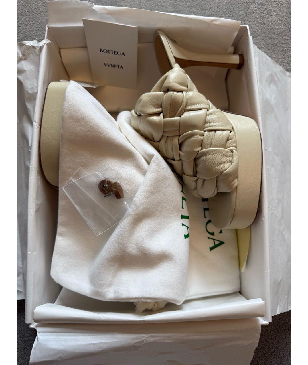 BOTTEGA VENETA Бежевые кожаные мюли, фото 6