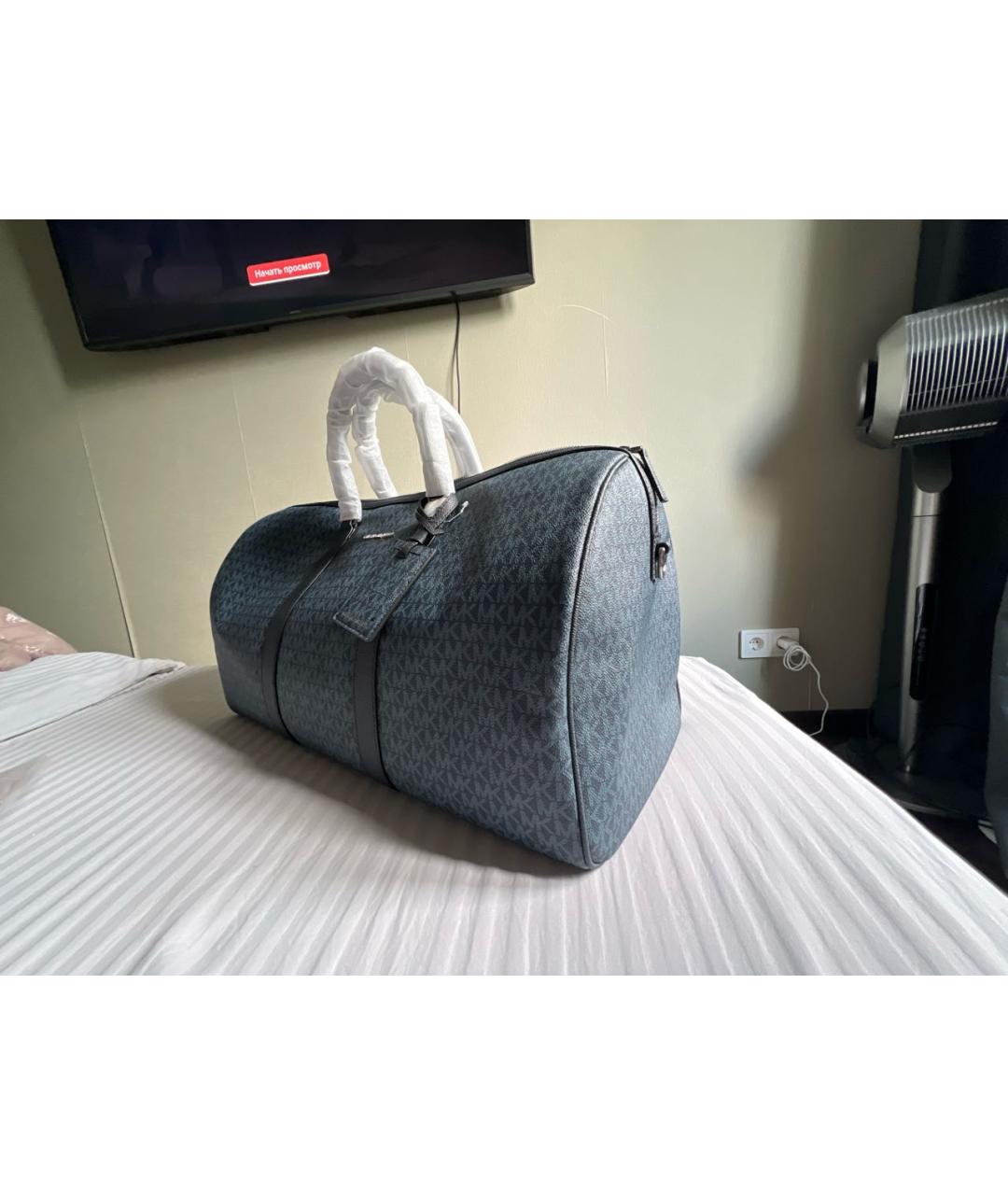 MICHAEL KORS Темно-синяя кожаная дорожная/спортивная сумка, фото 2