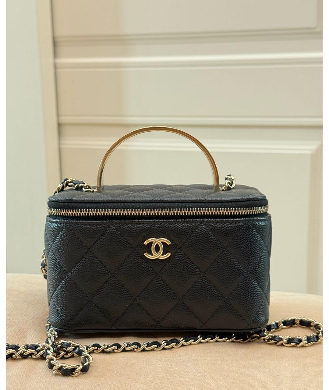 CHANEL Черная кожаная сумка с короткими ручками, фото 6
