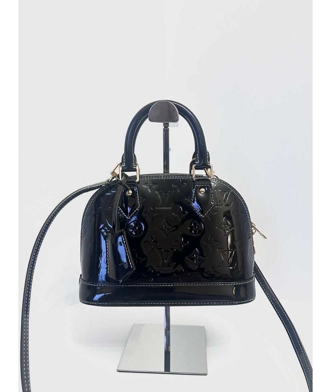 LOUIS VUITTON Черная сумка с короткими ручками из лакированной кожи, фото 9