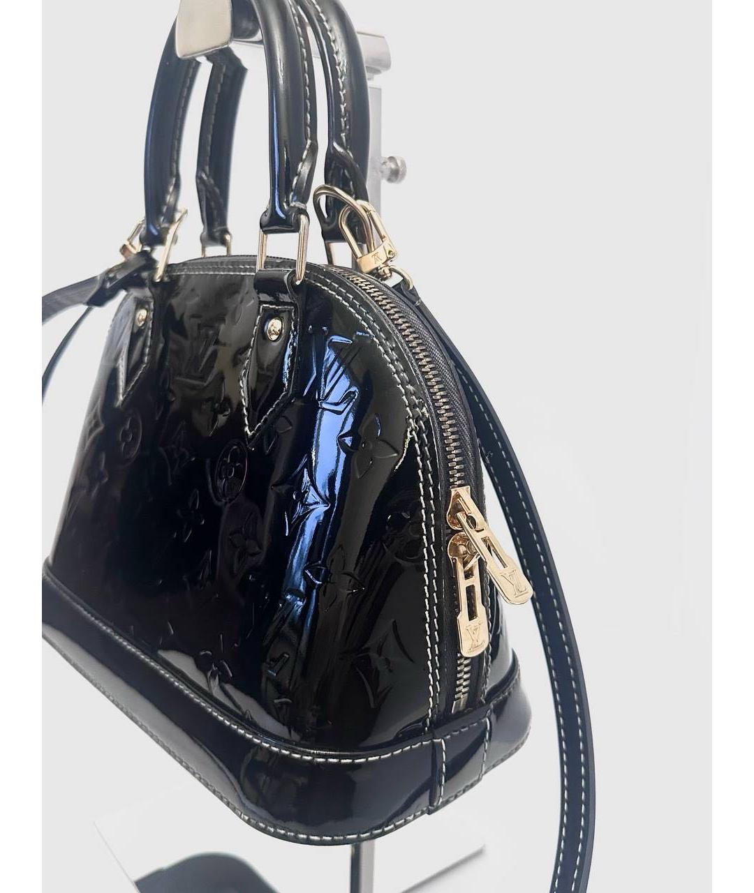 LOUIS VUITTON Черная сумка с короткими ручками из лакированной кожи, фото 5