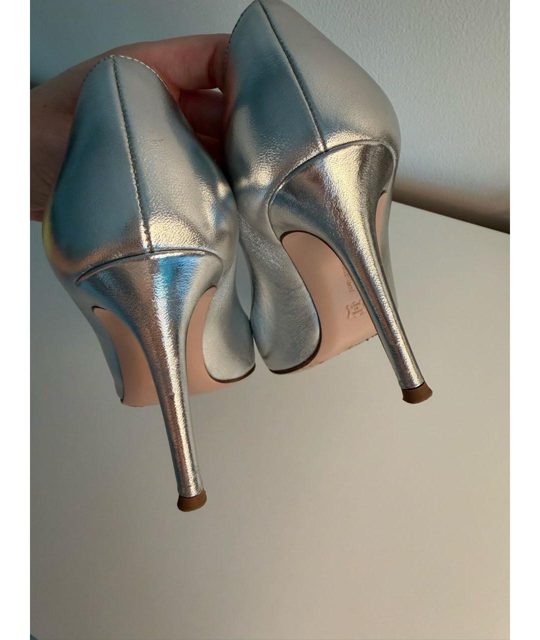 GIANVITO ROSSI Серебряные кожаные туфли, фото 4