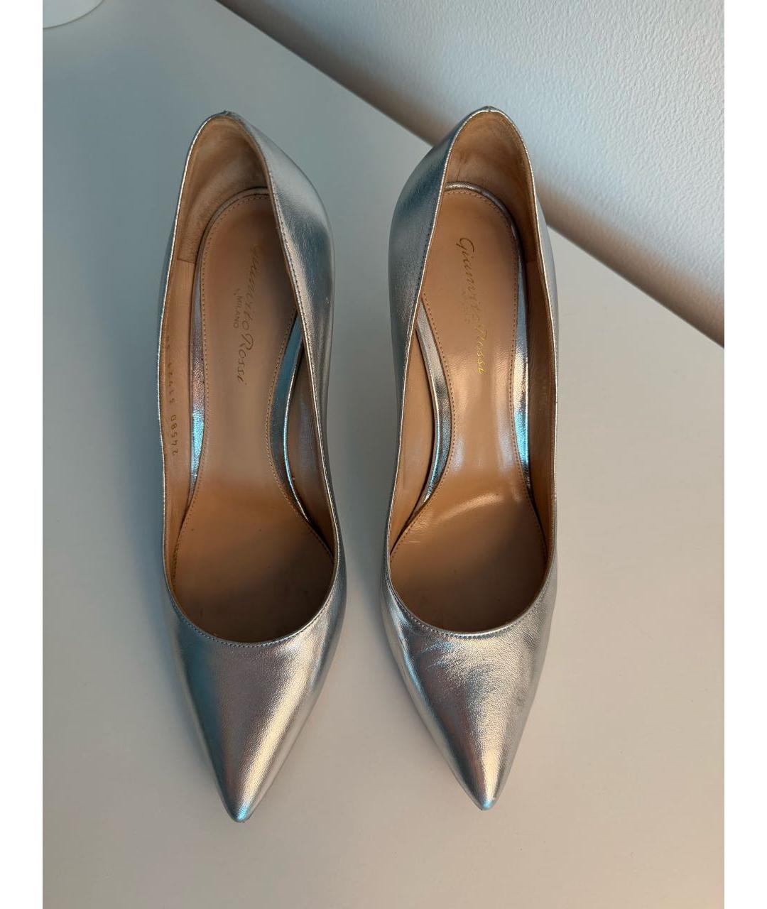 GIANVITO ROSSI Серебряные кожаные туфли, фото 2