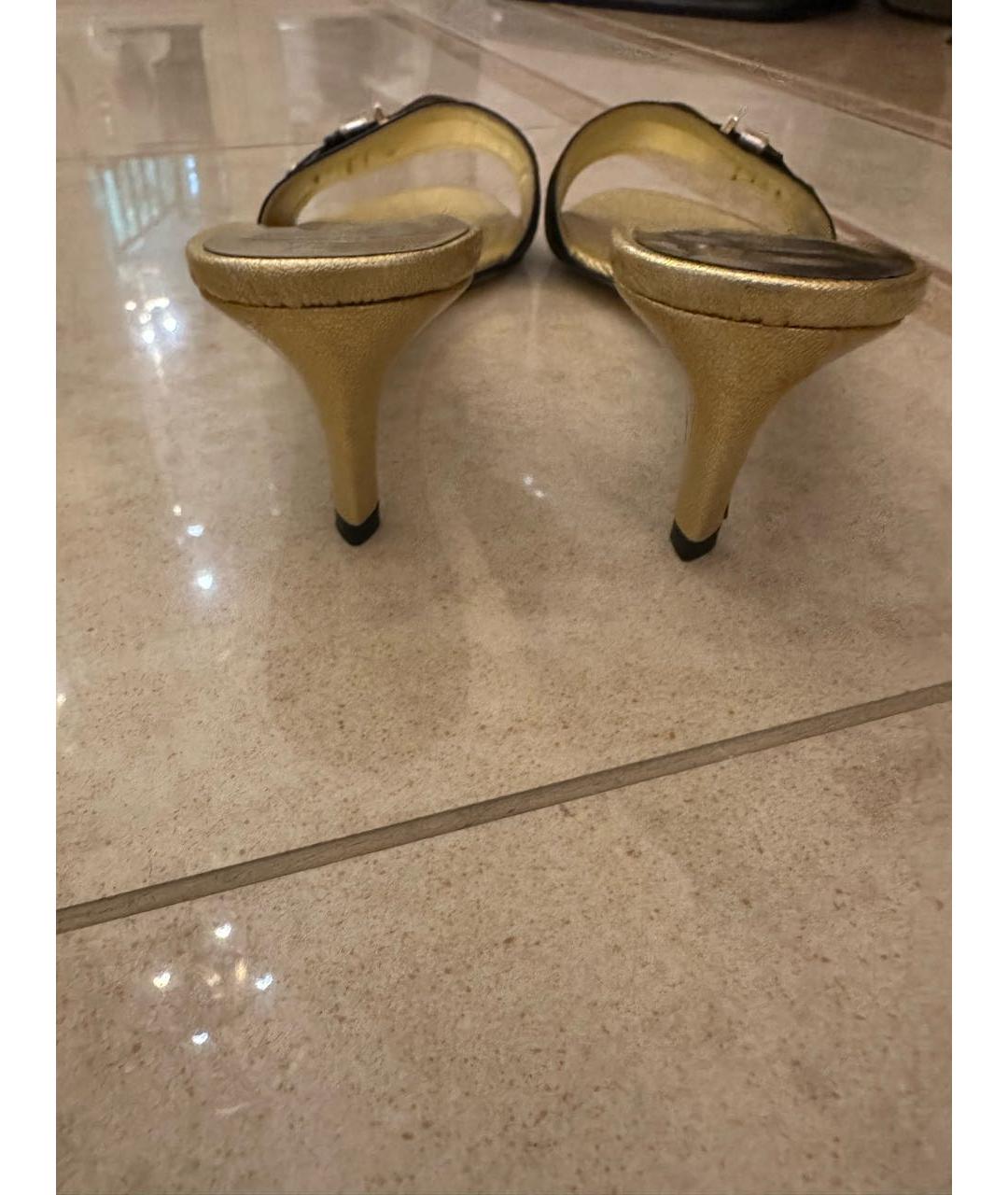 VERSACE Золотые кожаные босоножки, фото 5