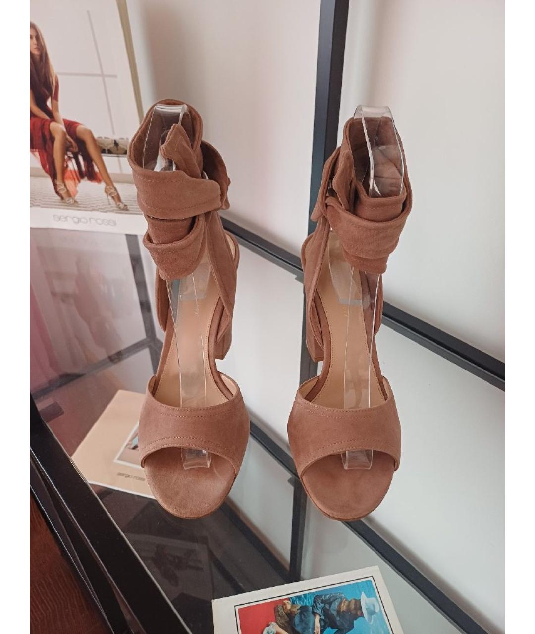 GIANVITO ROSSI Коричневые замшевые босоножки, фото 7