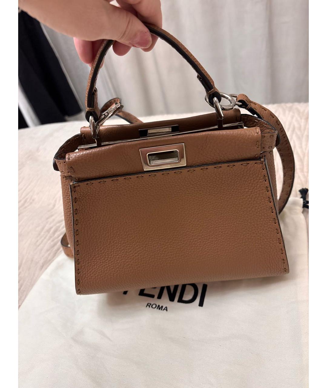 FENDI Коричневая кожаная сумка с короткими ручками, фото 3