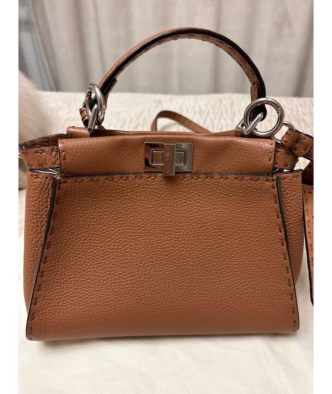 FENDI Коричневая кожаная сумка с короткими ручками, фото 4