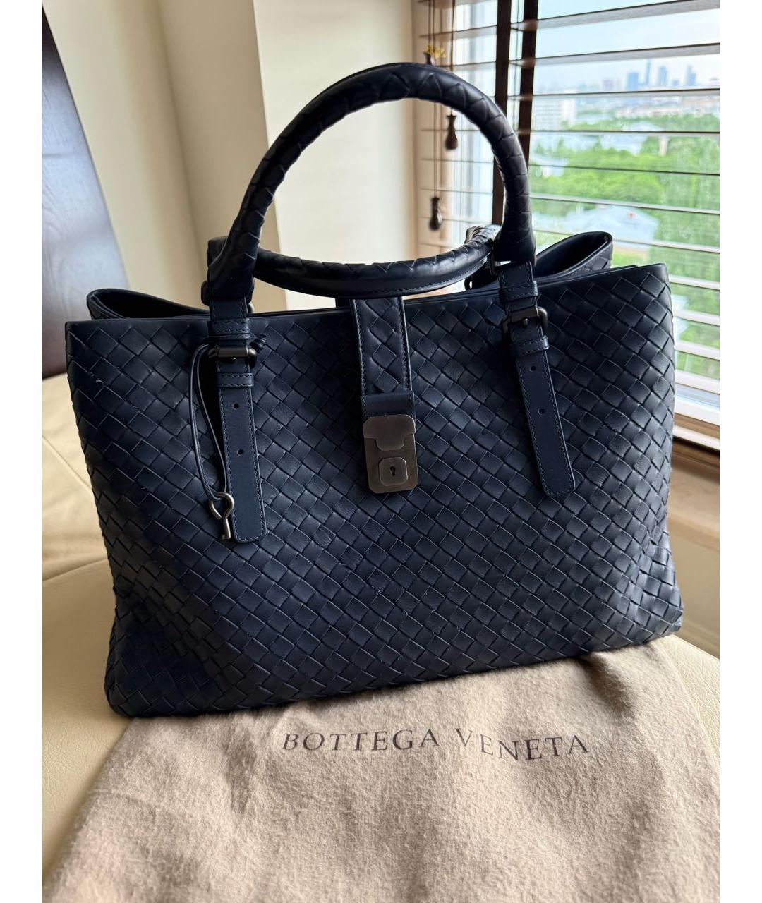 BOTTEGA VENETA Темно-синяя кожаная сумка с короткими ручками, фото 9