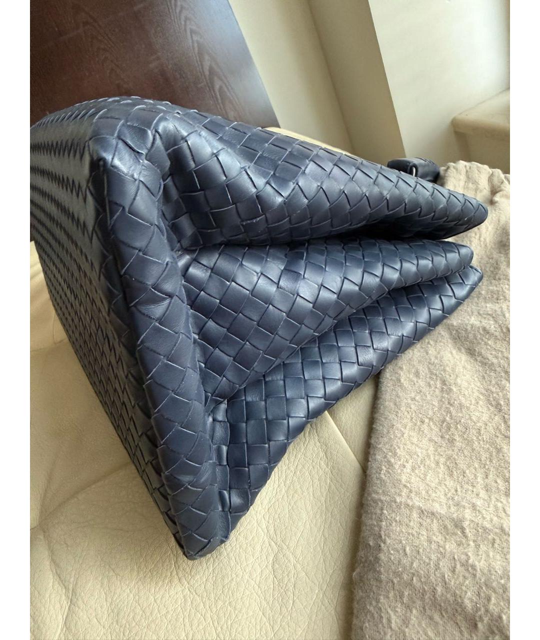 BOTTEGA VENETA Темно-синяя кожаная сумка с короткими ручками, фото 7