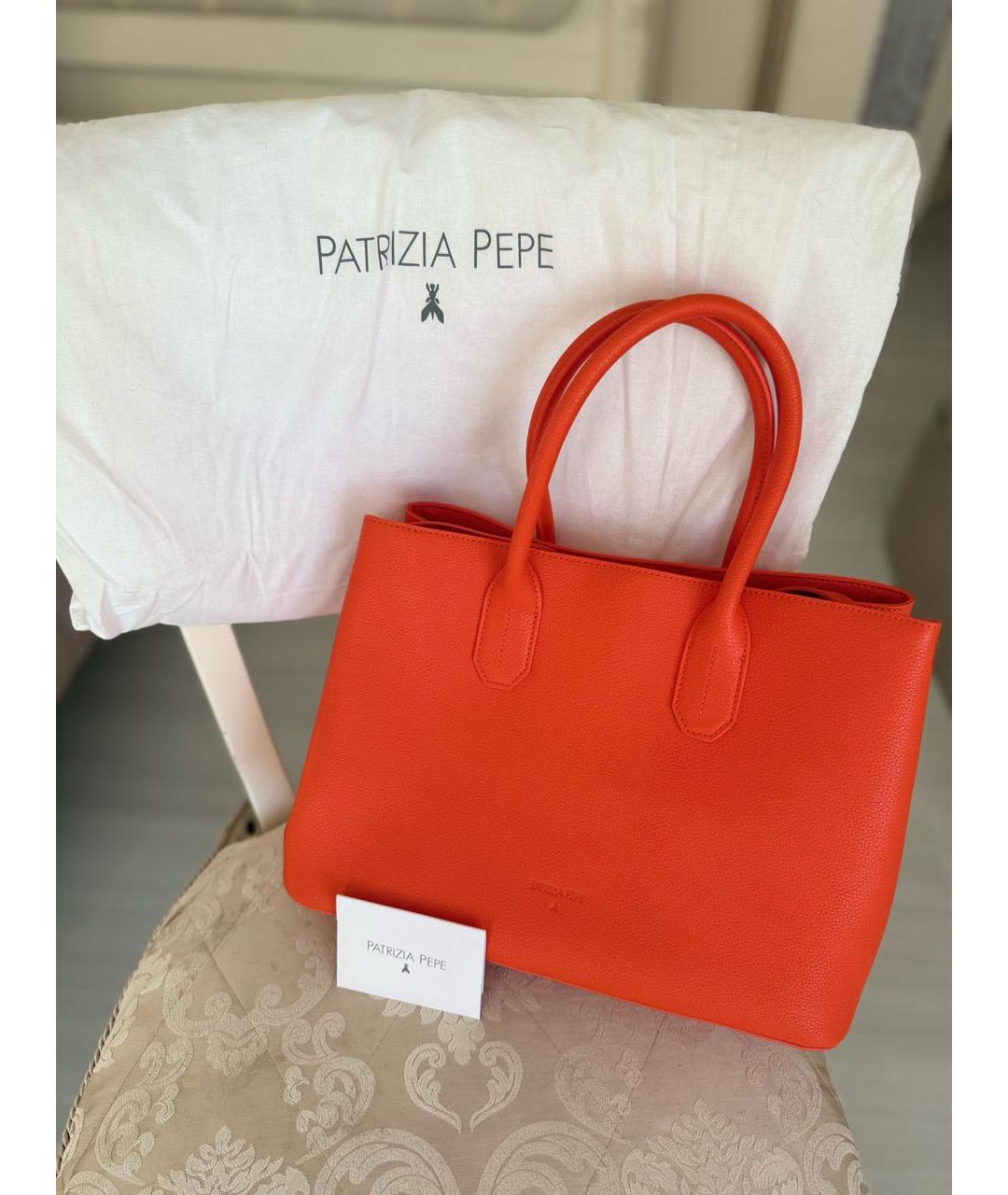 PATRIZIA PEPE Оранжевая кожаная сумка с короткими ручками, фото 2