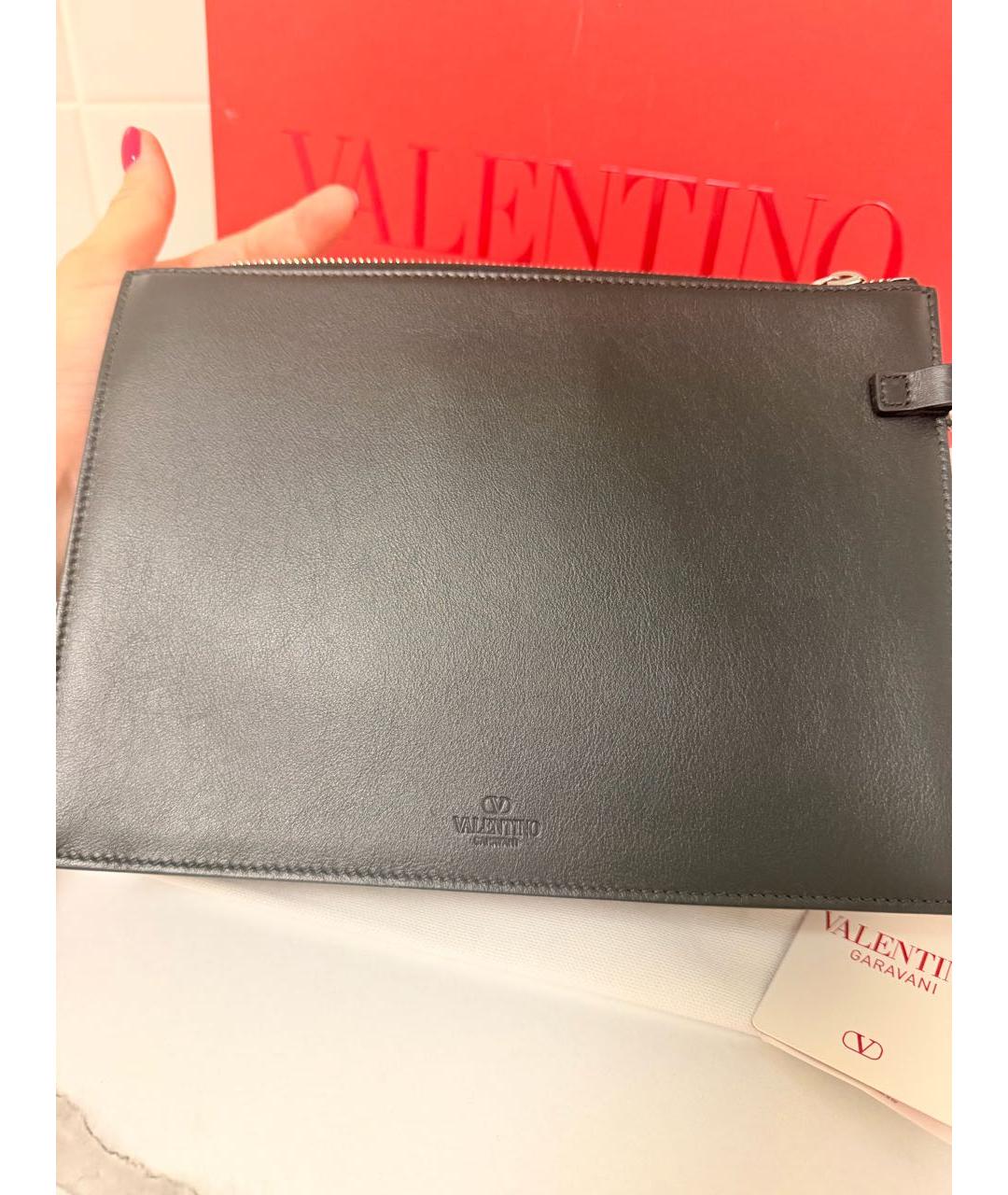 VALENTINO Черная кожаная барсетка, фото 3