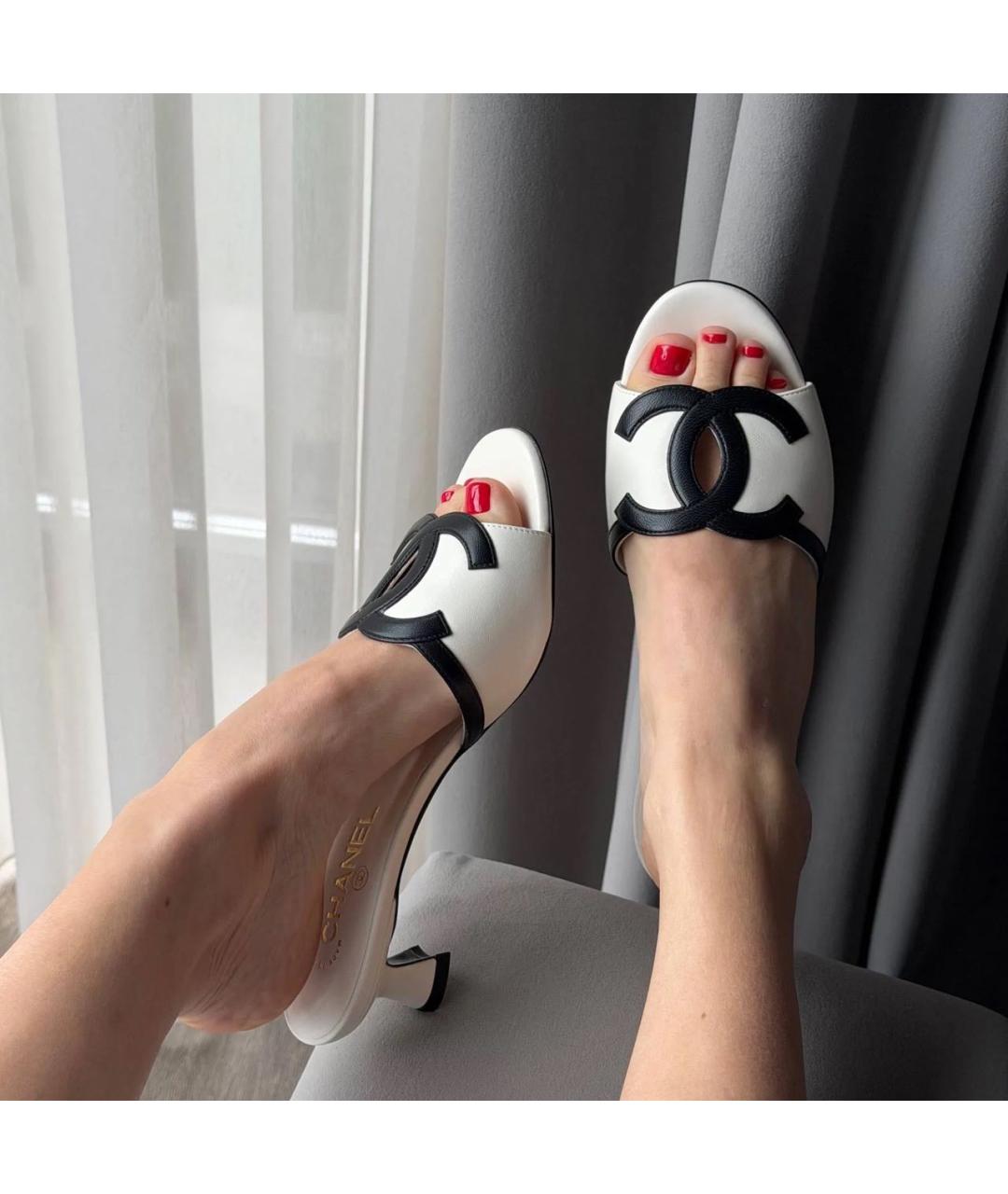 CHANEL Белые кожаные мюли, фото 6