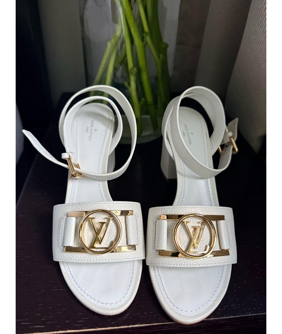 LOUIS VUITTON Белые кожаные босоножки, фото 2