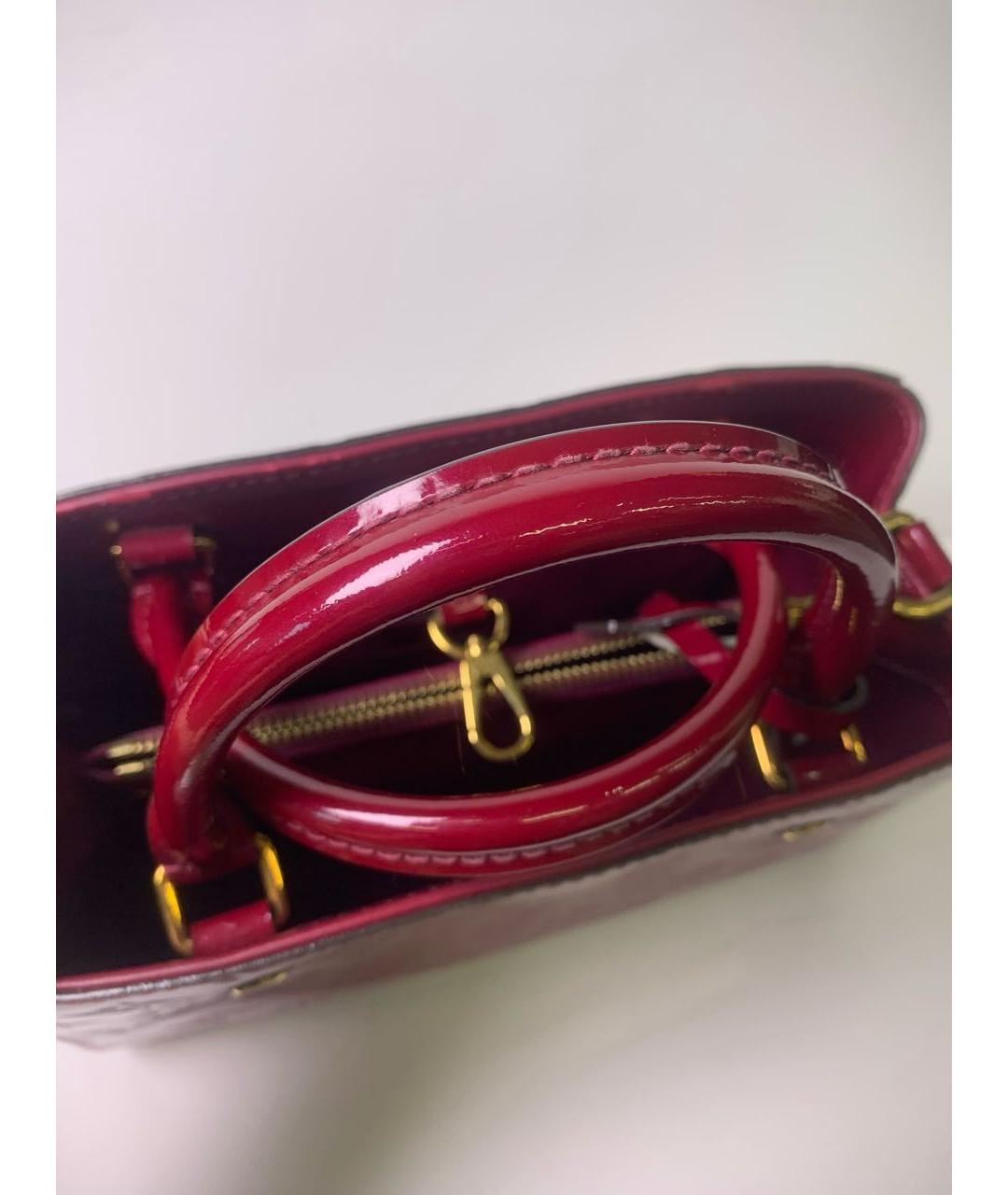 LOUIS VUITTON Красная сумка с короткими ручками из лакированной кожи, фото 5