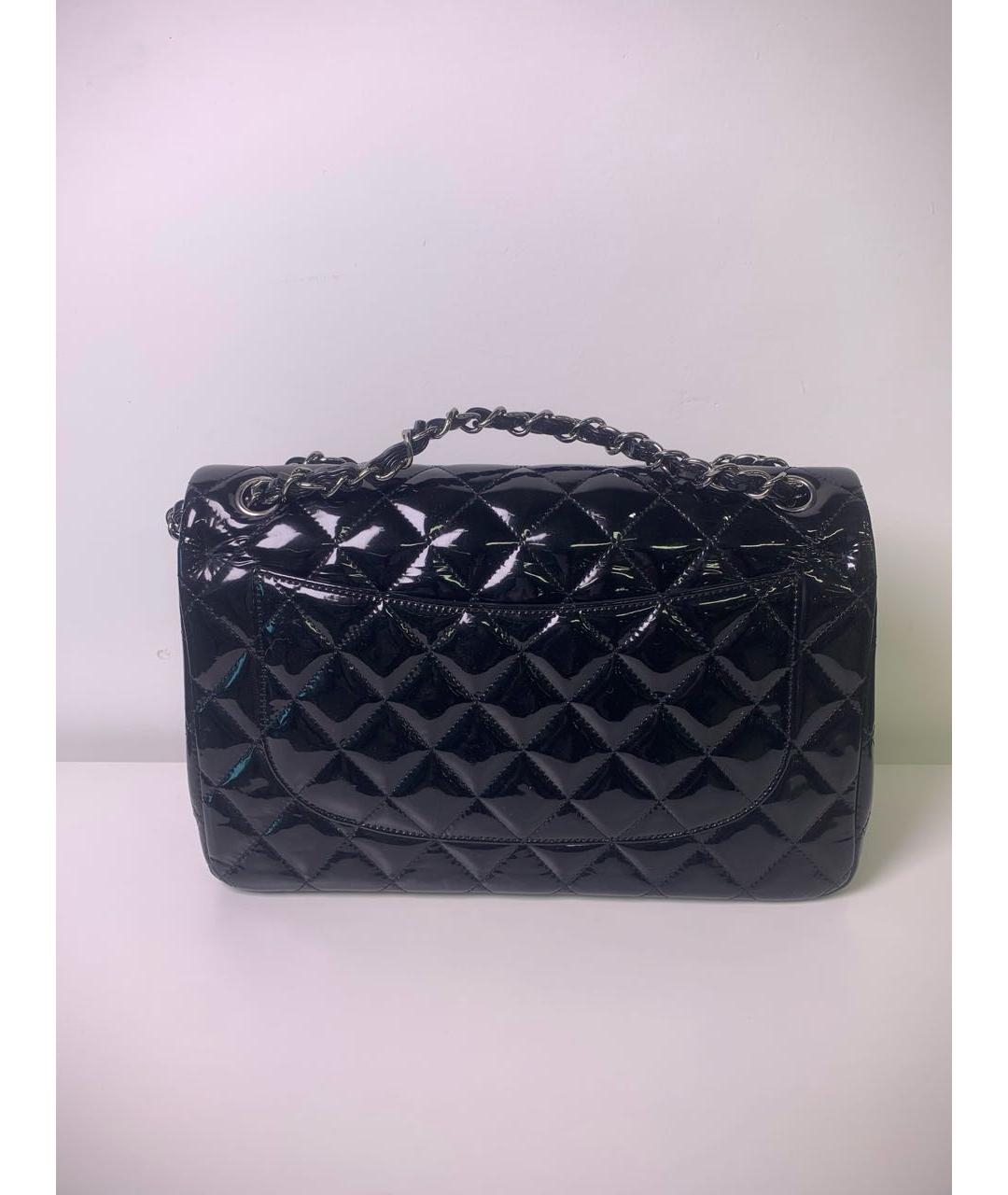 CHANEL Черная сумка через плечо из лакированной кожи, фото 2