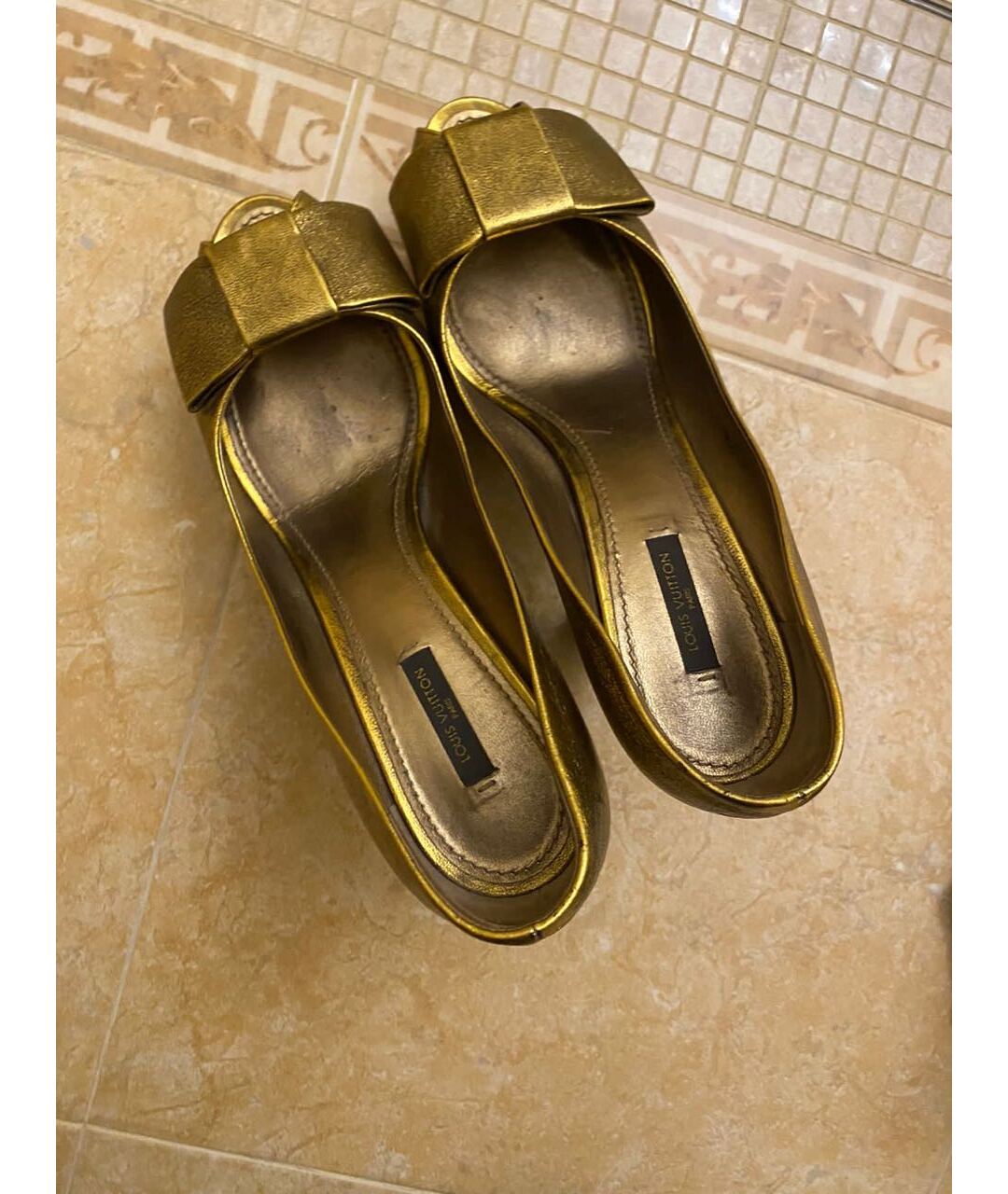 LOUIS VUITTON PRE-OWNED Золотые кожаные туфли, фото 4