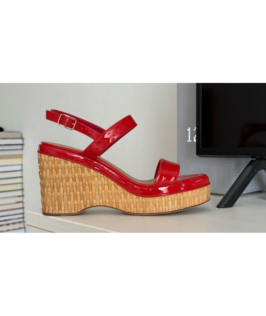 CHANEL Красные босоножки из лакированной кожи, фото 9