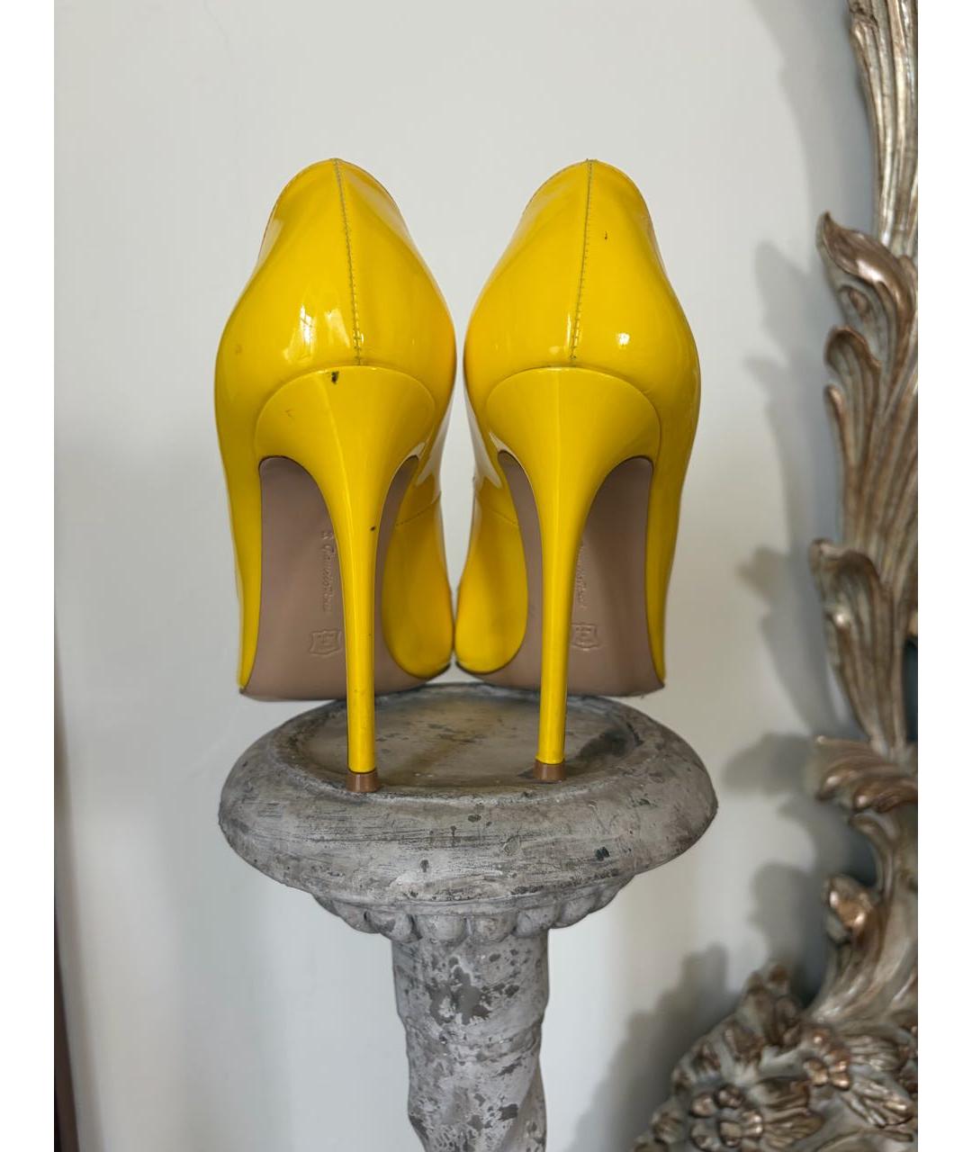 GIANVITO ROSSI Желтые туфли из лакированной кожи, фото 4
