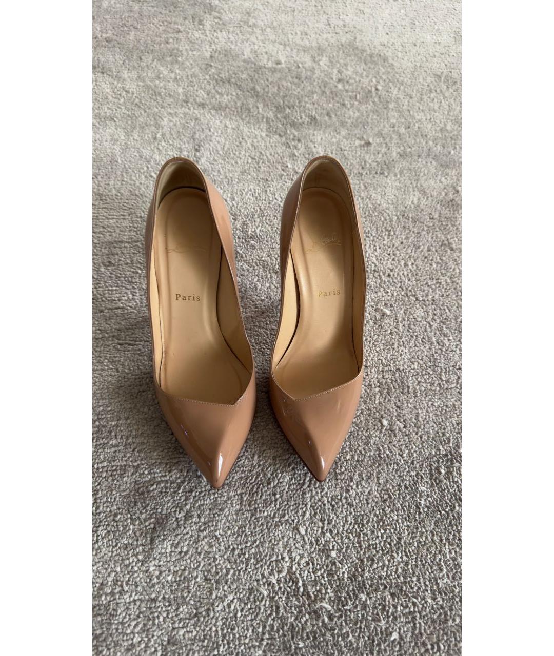 CHRISTIAN LOUBOUTIN Бежевые туфли из лакированной кожи, фото 2