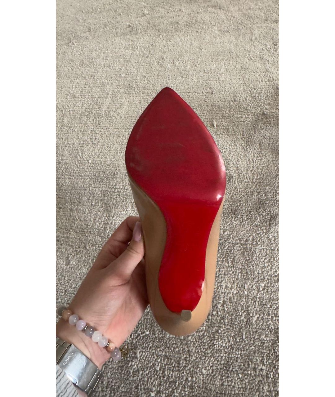 CHRISTIAN LOUBOUTIN Бежевые туфли из лакированной кожи, фото 4