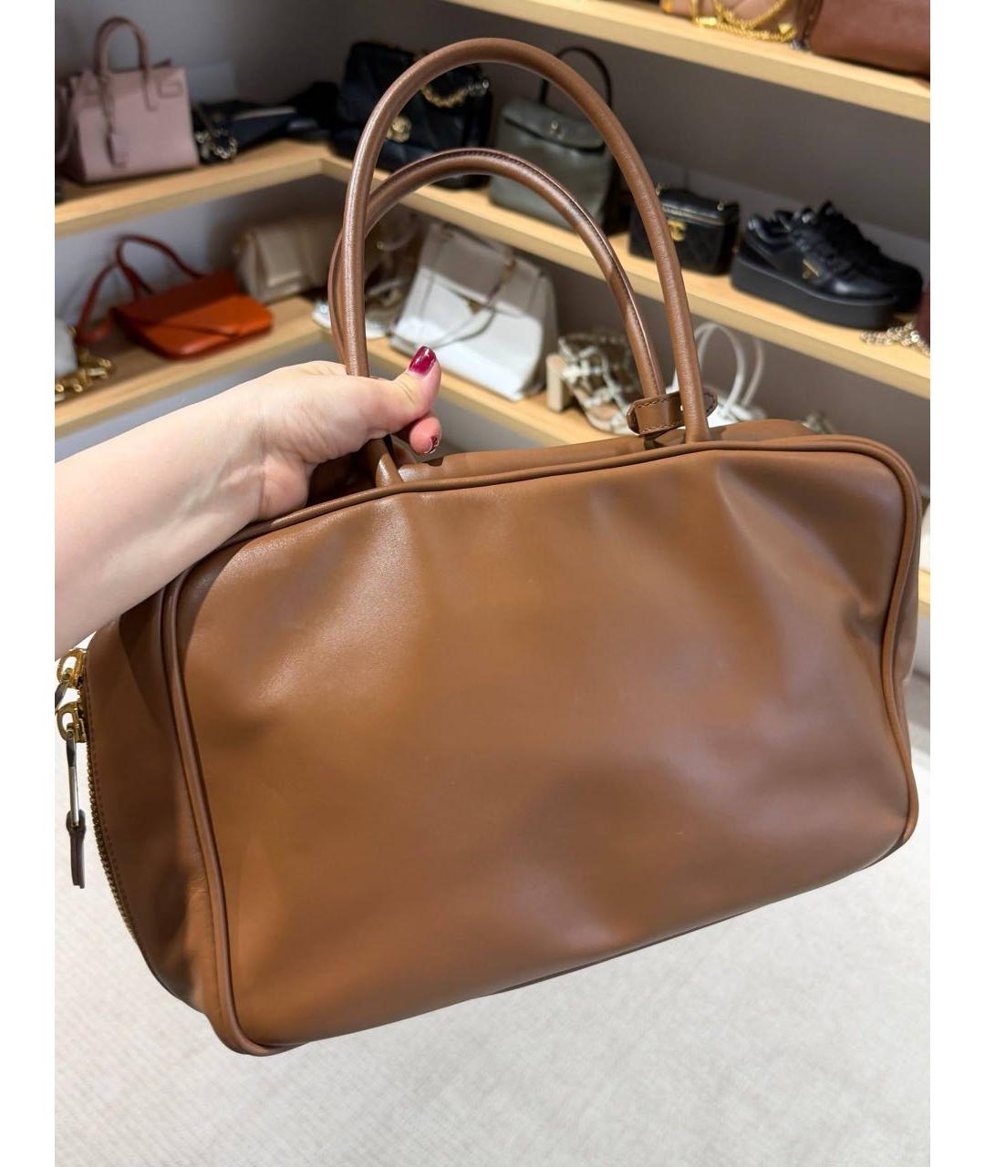 MIU MIU Коричневая кожаная сумка с короткими ручками, фото 3