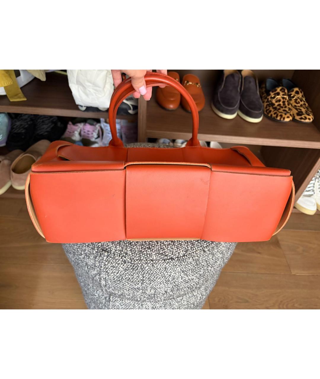 BOTTEGA VENETA Оранжевая кожаная сумка тоут, фото 6