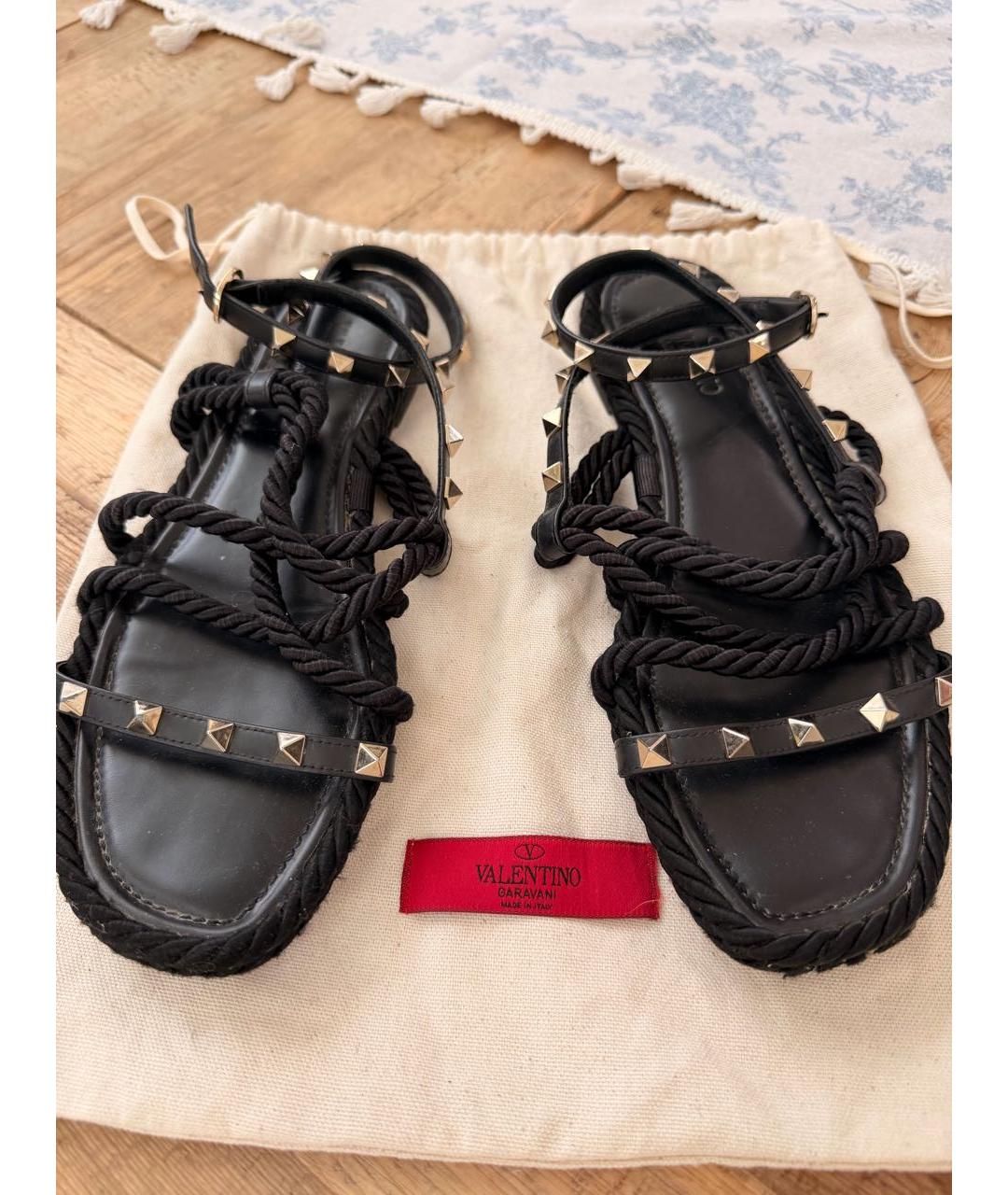 VALENTINO Черные кожаные сандалии, фото 2