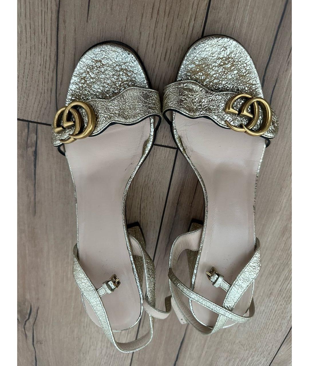 GUCCI Золотые кожаные босоножки, фото 3