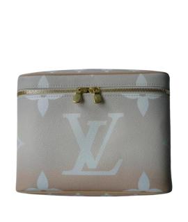 LOUIS VUITTON Косметичка