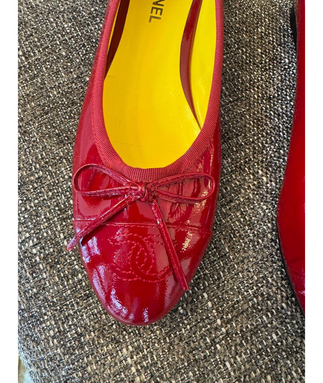 CHANEL Красные балетки из лакированной кожи, фото 8
