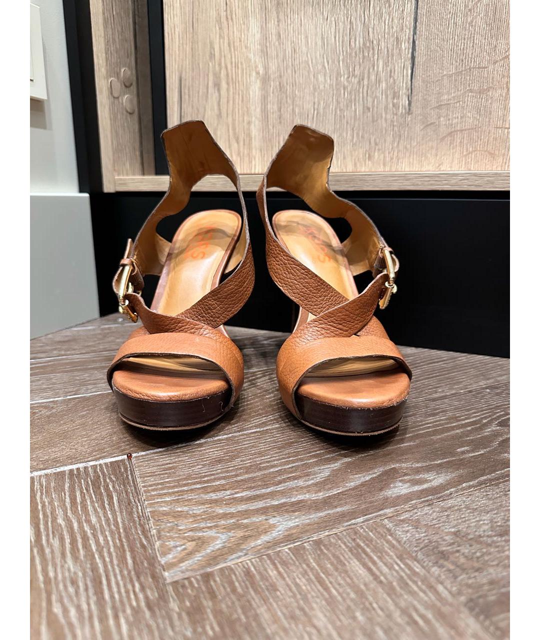 MICHAEL KORS Коричневые кожаные босоножки, фото 2