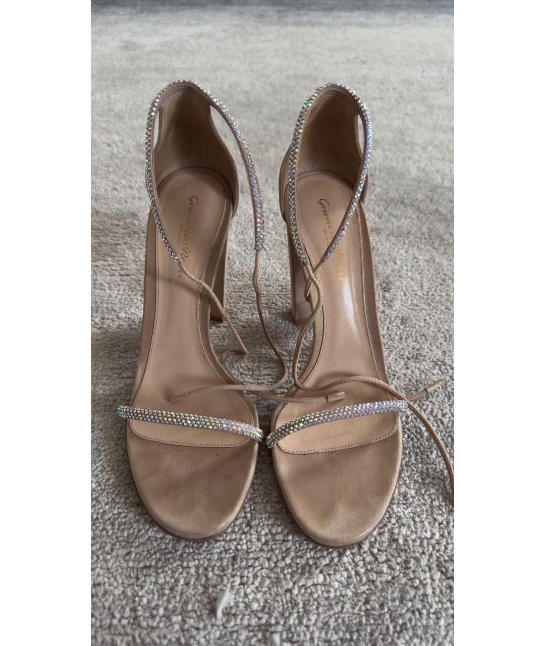 GIANVITO ROSSI Бежевые кожаные босоножки, фото 2