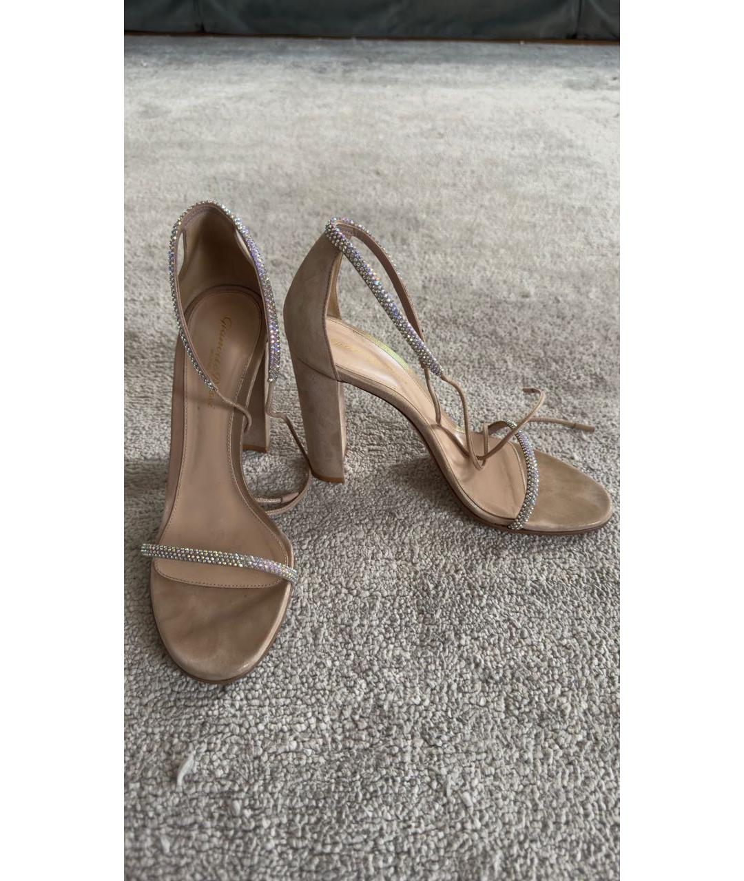 GIANVITO ROSSI Бежевые кожаные босоножки, фото 3