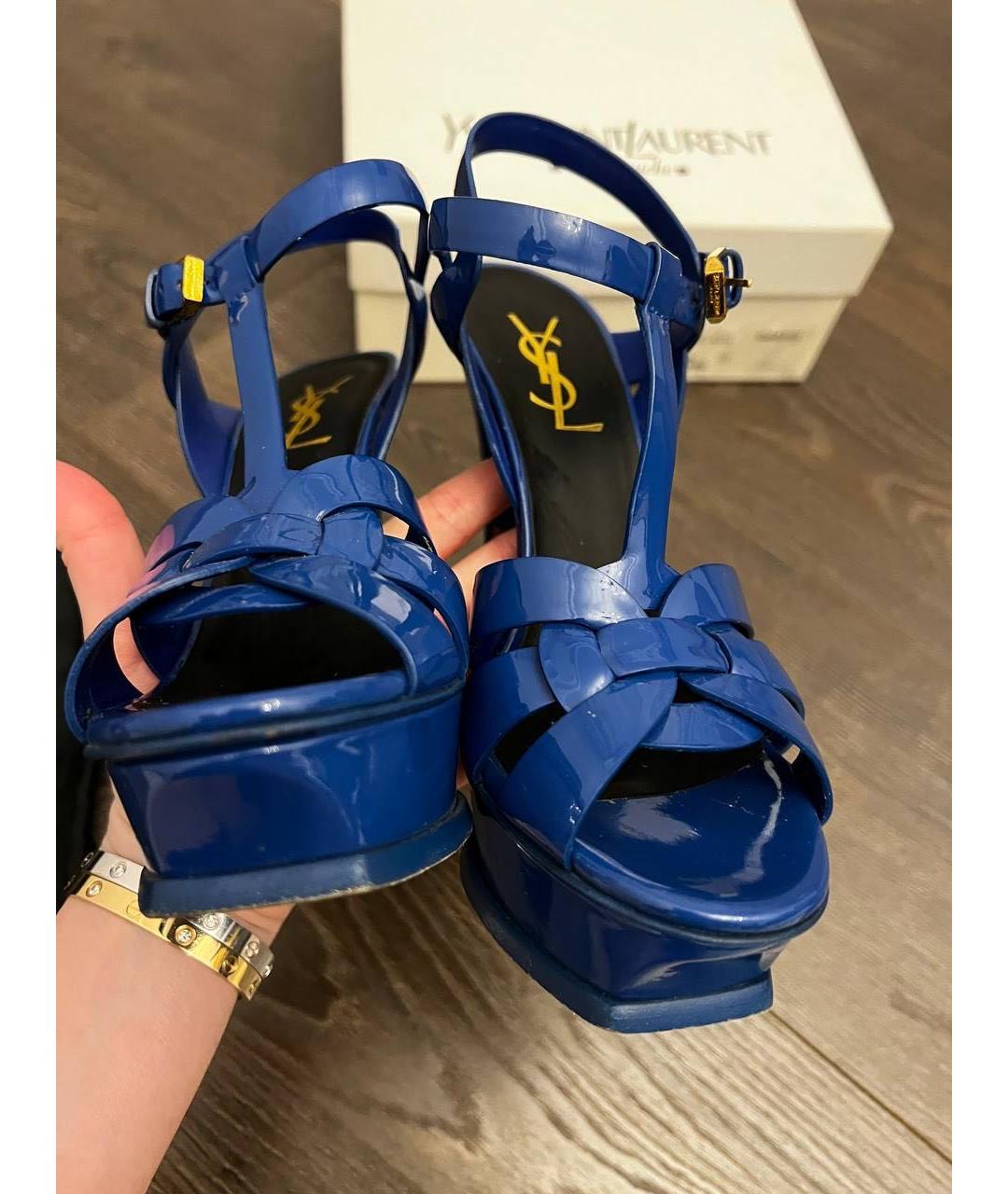 SAINT LAURENT Синие босоножки из лакированной кожи, фото 4