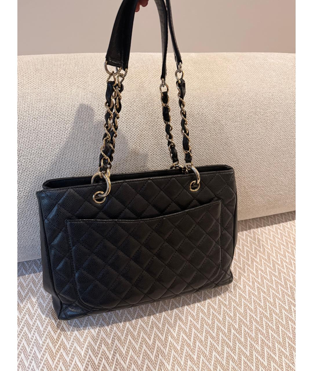 CHANEL Черная кожаная сумка тоут, фото 3