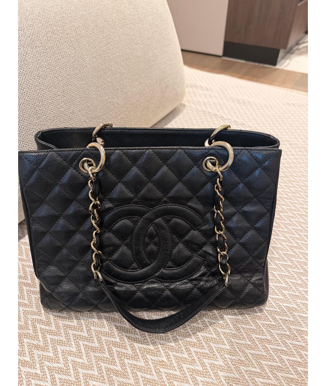 CHANEL Черная кожаная сумка тоут, фото 10