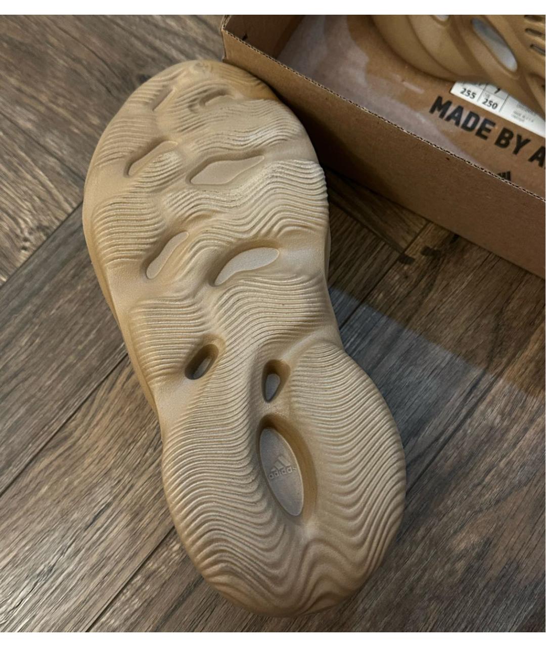 ADIDAS YEEZY Бежевые резиновые шлепанцы, фото 6