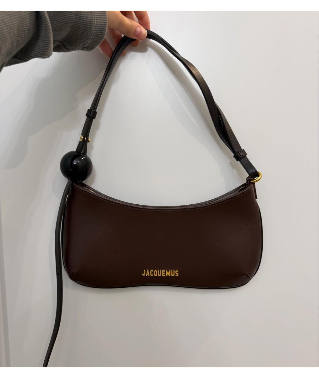 JACQUEMUS Коричневая кожаная сумка с короткими ручками, фото 3