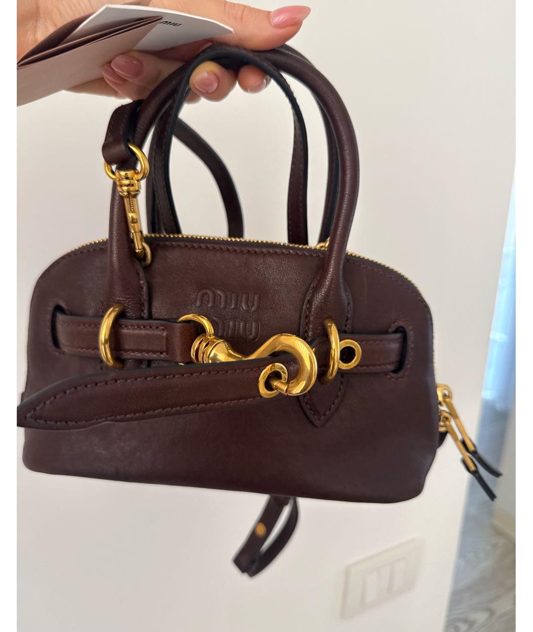 MIU MIU Коричневая кожаная сумка с короткими ручками, фото 5