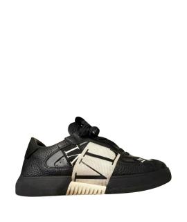 VALENTINO Низкие кроссовки / кеды