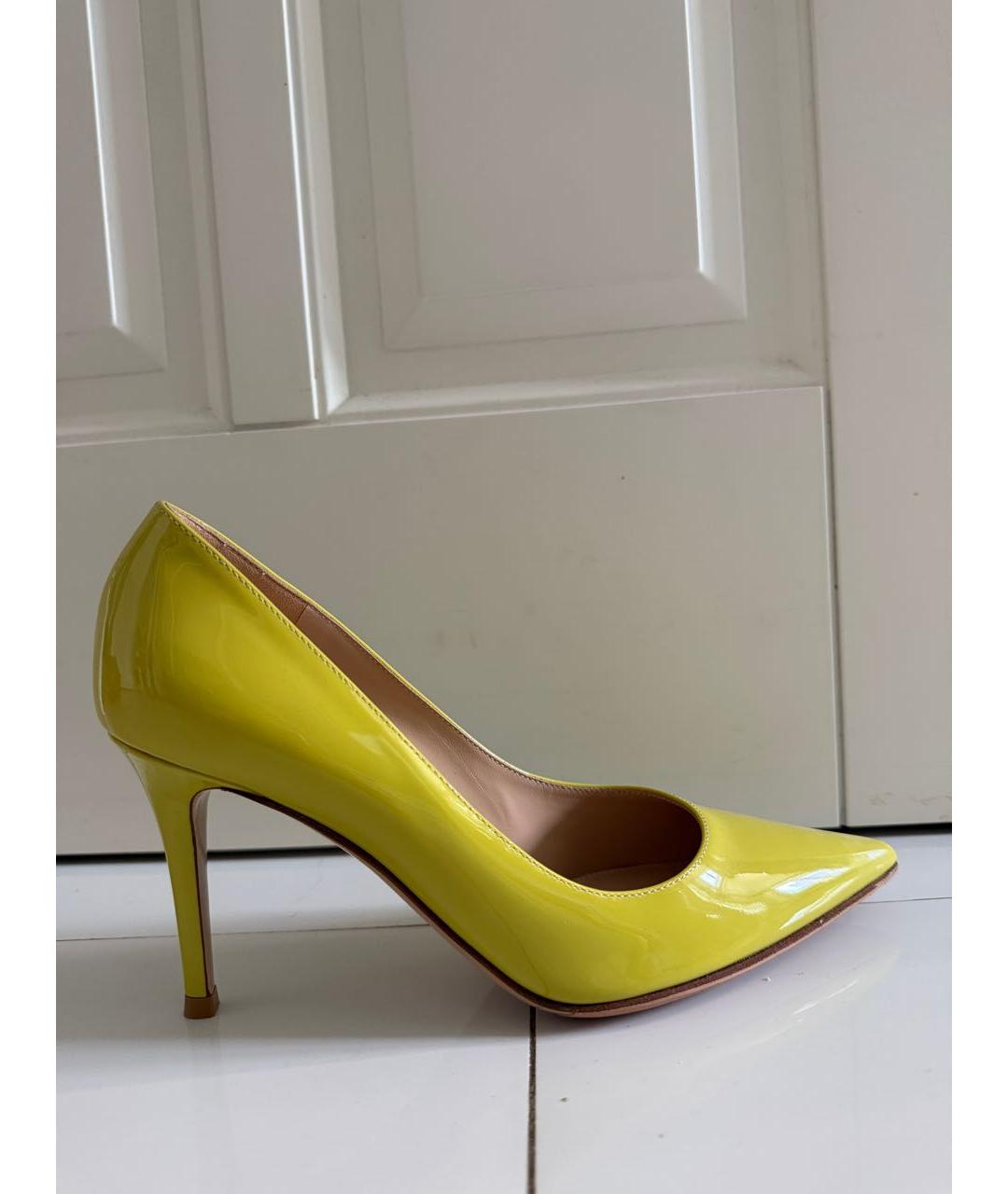 GIANVITO ROSSI Желтые кожаные туфли, фото 5