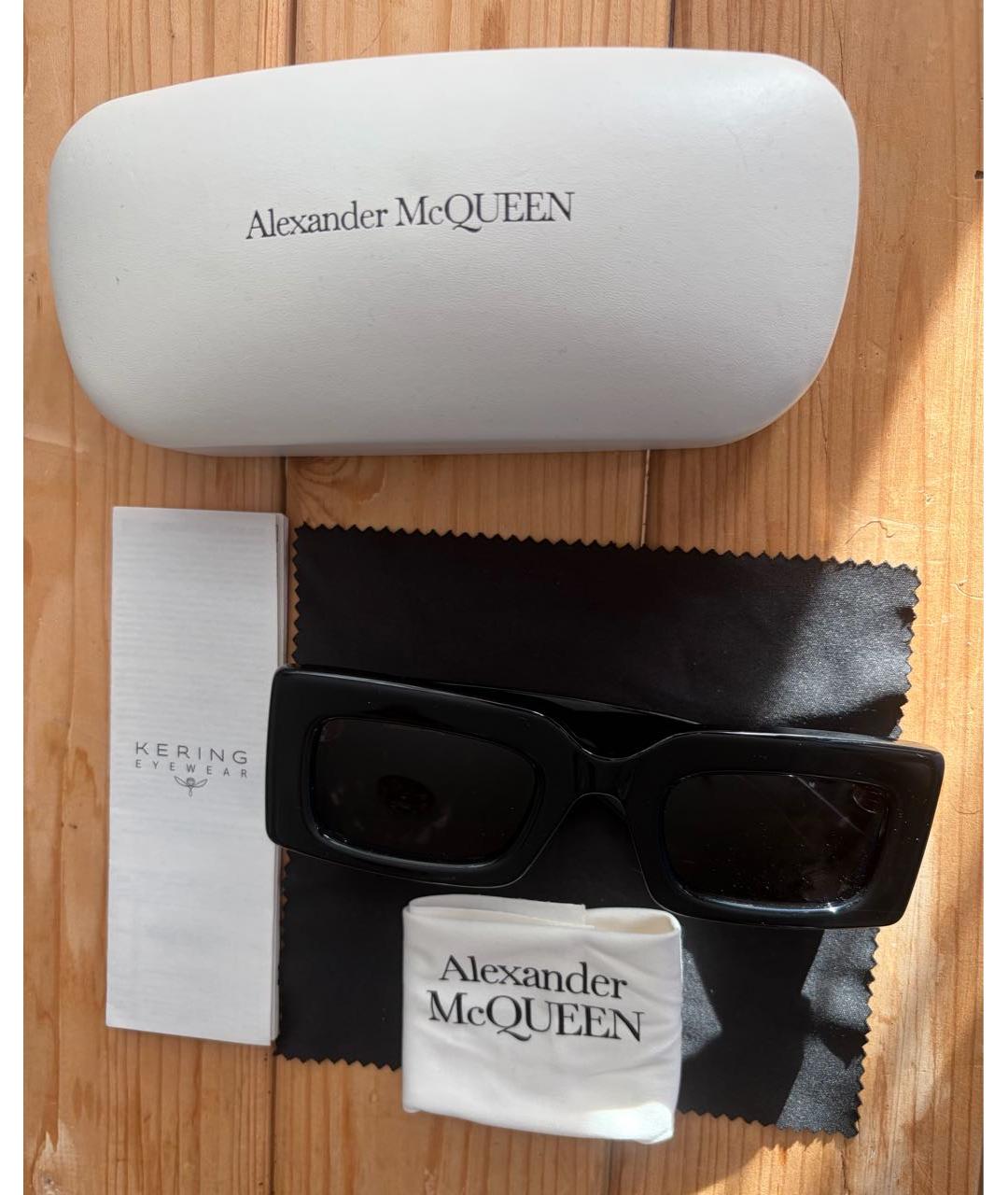 ALEXANDER MCQUEEN Черные пластиковые солнцезащитные очки, фото 3